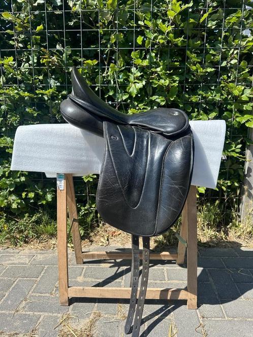 Wow flair dressuur zadel, Dieren en Toebehoren, Paarden en Pony's | Zadels, Gebruikt, Dressuur, Ophalen of Verzenden