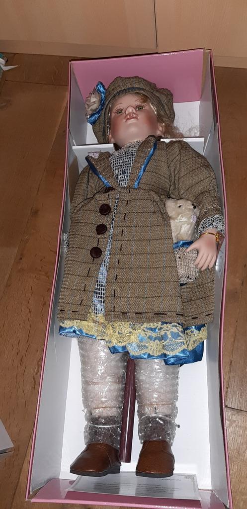 Porseleinen Pop met Accessoires, Verzamelen, Poppen, Nieuw, Pop, Ophalen