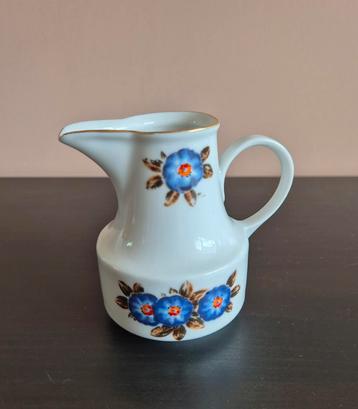 Oost-Duits vintage melkkannetje  beschikbaar voor biedingen
