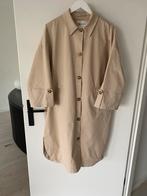 TRENCHCOAT MODSTRÖM BEIGE Maat M, Kleding | Dames, Maat 38/40 (M), Beige, Ophalen of Verzenden, Zo goed als nieuw