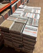 Gevelsteen verpakt in doosjes, Ophalen, Nieuw, Bakstenen