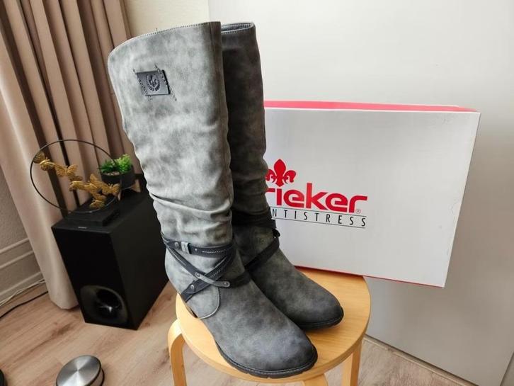 Nieuwe Rieker laarzen maat 42 – grijs/zwart – warm gevoerd, Kleding | Dames, Schoenen, Nieuw, Hoge laarzen, Grijs, Ophalen of Verzenden