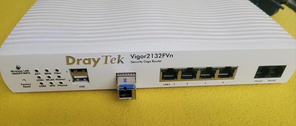 DrayTek Vigor2132Fvn Router, Ophalen of Verzenden, Zo goed als nieuw, Router, DrayTek