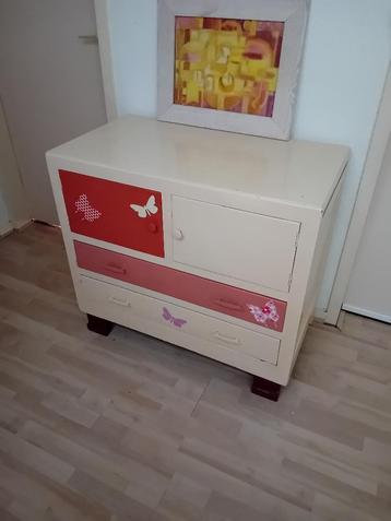 Commode beschikbaar voor biedingen