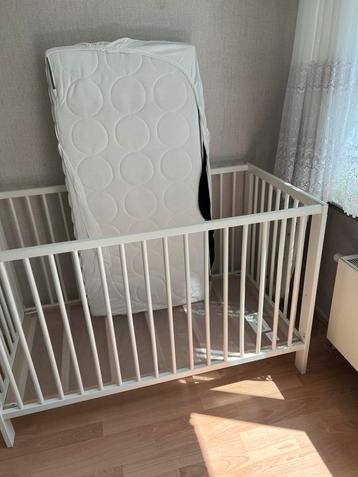 Baby ledikant beschikbaar voor biedingen