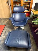 Artifort stoel en Leolux hocker design, Huis en Inrichting, Fauteuils, Ophalen, Zo goed als nieuw, 50 tot 75 cm, Leer