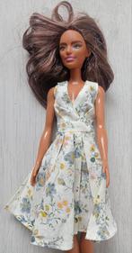 Prachtig nieuwe bloemetjes jurk voor Barbie, Ophalen of Verzenden, Nieuw, Kleertjes