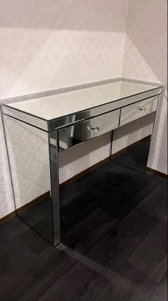 VERKOCHT; Commode kaptafel, Huis en Inrichting, Tafels | Kaptafels, Zo goed als nieuw, Minder dan 100 cm, Minder dan 50 cm, Glas