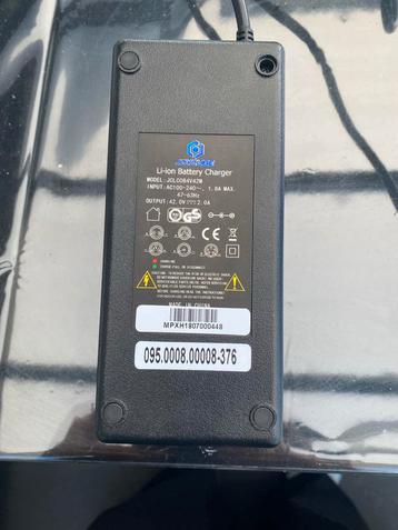 Joycube Li-ion Batterijlader 42V beschikbaar voor biedingen