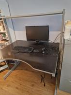 IKEA Jerker Desk, Huis en Inrichting, Bureaus, Ophalen, Gebruikt, Bureau