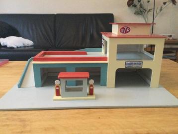 Speelgoed garage vintage retro  beschikbaar voor biedingen