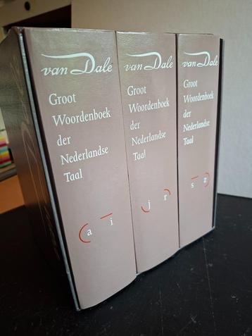 Van Dale Groot woordenboek van 3 delen in cassette beschikbaar voor biedingen