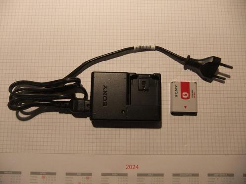 Sony BC-CSGD Adapter inclusief Batterij., Audio, Tv en Foto, Opladers, Gebruikt, Ophalen of Verzenden