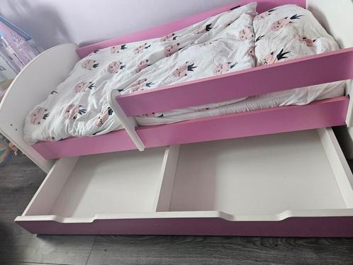 Minnie en Mickey mouse peuterbed met onderlade, Kinderen en Baby's, Kinderkamer | Bedden, Zo goed als nieuw, 140 tot 160 cm, 70 tot 85 cm