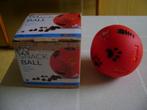 nieuw in doos honden snackbal met opening om wat lekkers in, Ophalen of Verzenden, Nieuw, Intelligentiespeelgoed