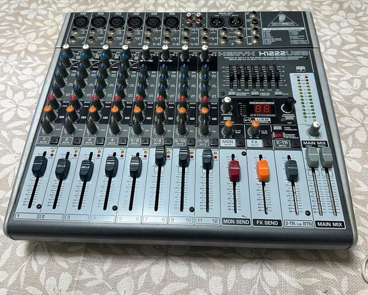 Behringer Xenyx X1222USB Mixer, Muziek en Instrumenten, Mengpanelen, Gebruikt, 10 tot 20 kanalen, Microfooningang, Ophalen of Verzenden