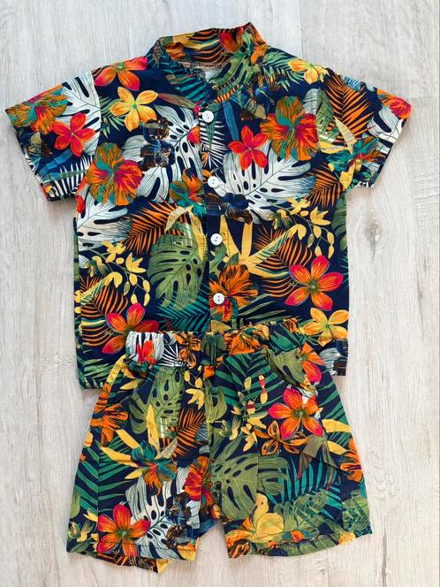 Bloemen zomerpakje vrolijk setje blouse short tropisch 92, Kinderen en Baby's, Kinderkleding | Maat 92, Zo goed als nieuw, Jongen of Meisje
