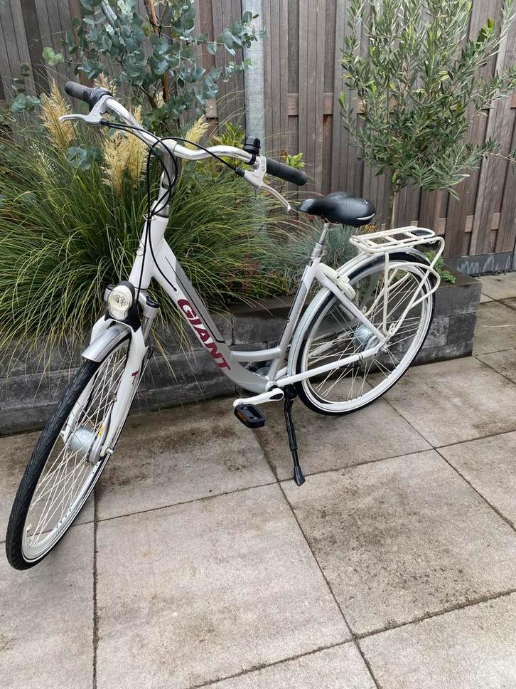 Giant Ultimo dames fiets 51cm 8 versnellingen wit, Fietsen en Brommers, Fietsen | Dames | Damesfietsen, Zo goed als nieuw, Giant