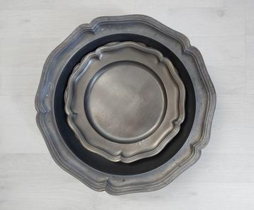 Brocante engeltjestinnen fruit schaal met 3 borden beschikbaar voor biedingen