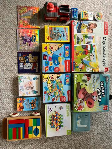 Groot pakket speelgoed, spellen, puzzels beschikbaar voor biedingen