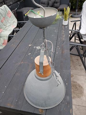 Industriële hanglamp  beschikbaar voor biedingen