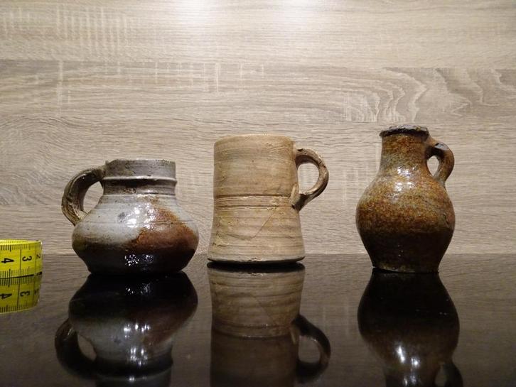 Antieke steengoed kruikjes bodemvondsten 16e en 18e eeuw, Antiek en Kunst, Antiek | Keramiek en Aardewerk, Ophalen of Verzenden