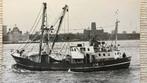 Visserij trawler 1968 Monnickendam CLASINA, Ophalen of Verzenden, Zo goed als nieuw, Kaart, Foto of Prent
