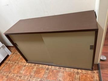 Vintage Kast met Schuifdeuren beschikbaar voor biedingen