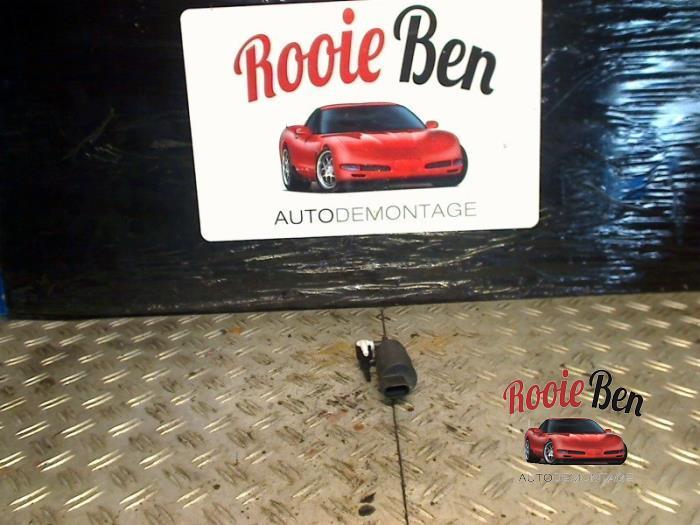 Ruitensproeierpomp voor van een Renault Twingo, Auto-onderdelen, Ruiten en Toebehoren, Renault, Gebruikt, 3 maanden garantie, Ophalen of Verzenden