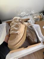 Nieuwe UGG Lowmel Sand - Maat 37, Kleding | Dames, Ophalen of Verzenden, Nieuw, Beige, Sneakers of Gympen