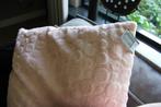 Twee licht oud roze kussens (nieuw) 65x65 cm., Ophalen of Verzenden, Nieuw, Roze, Vierkant