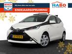 Toyota Aygo 1.0 VVT-I X-WAVE 5DRS AC/SPEED.LIMIT/CAMERA/SCHU, Auto's, Voorwielaandrijving, Stof, Gebruikt, Euro 6