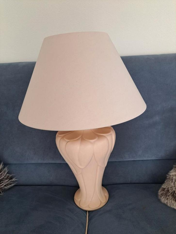 Beige Schemerlamp met Keramieken Voet, Huis en Inrichting, Lampen | Tafellampen, Zo goed als nieuw, 50 tot 75 cm, Stof, Overige materialen