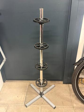 Velgenboom met beschermhoes beschikbaar voor biedingen