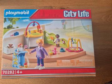 Playmobil City Life 70282  beschikbaar voor biedingen