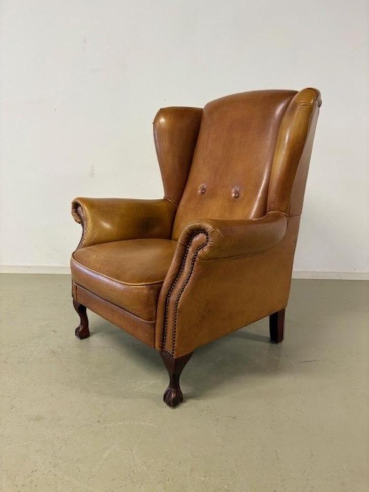 Engelse Oorfauteuil in rundleer, Huis en Inrichting, Fauteuils, Gebruikt, Leer, 75 tot 100 cm, 75 tot 100 cm, Ophalen