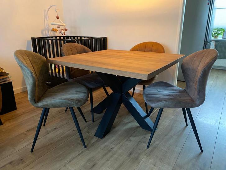 Eikenhouten eettafel + 4 stoelen, Huis en Inrichting, Tafels | Eettafels, Gebruikt, 100 tot 150 cm, Vier personen, Vierkant, Eikenhout