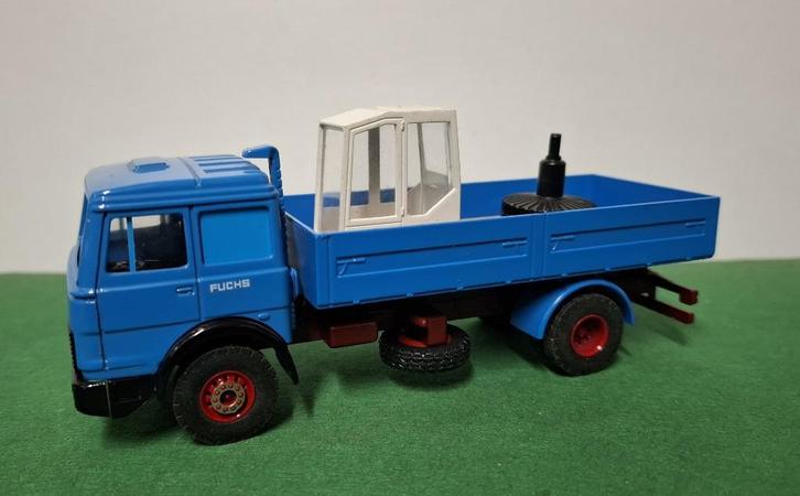 Iveco bakwagen "Fuchs"  Cursor 1/50, Hobby en Vrije tijd, Modelauto's | 1:50, Gebruikt, Bus of Vrachtwagen, Conrad, Ophalen of Verzenden