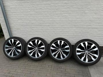 Zeer nette originele 20” VW SUZUKA Bi-color Tiguan 255-40-20 beschikbaar voor biedingen