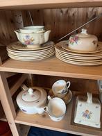 Servies met bloemmotief, Ophalen