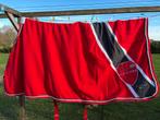 HV Polo luxe fleecedeken rood 145/195 (nieuw), Dieren en Toebehoren, Paarden en Pony's | Dekens en Dekjes, Ophalen of Verzenden