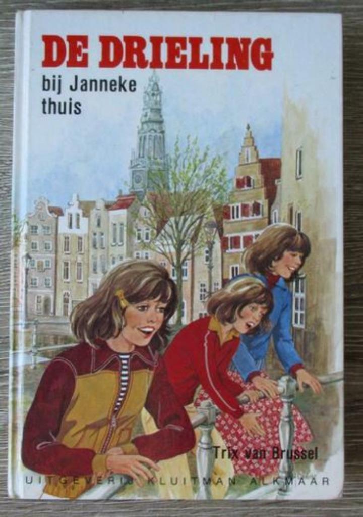 Thema Adoptie De Drieling bij Janneke thuis T van Brussel, Boeken, Kinderboeken | Jeugd | onder 10 jaar, Zo goed als nieuw, Verzenden