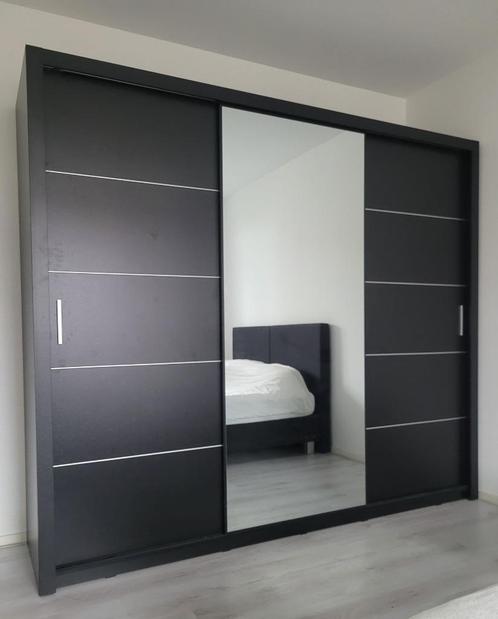 Zwarte kledingkast met spiegel | Incl. inhoud MONTAGE 130,-, Kinderen en Baby's, Kinderkamer | Commodes en Kasten, Nieuw, Kast