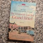 De Vrouwen van het Grand Hôtel - Ruth Kvarnström-Jones, Ophalen of Verzenden, Gelezen, Ruth Kvarnström-Jones