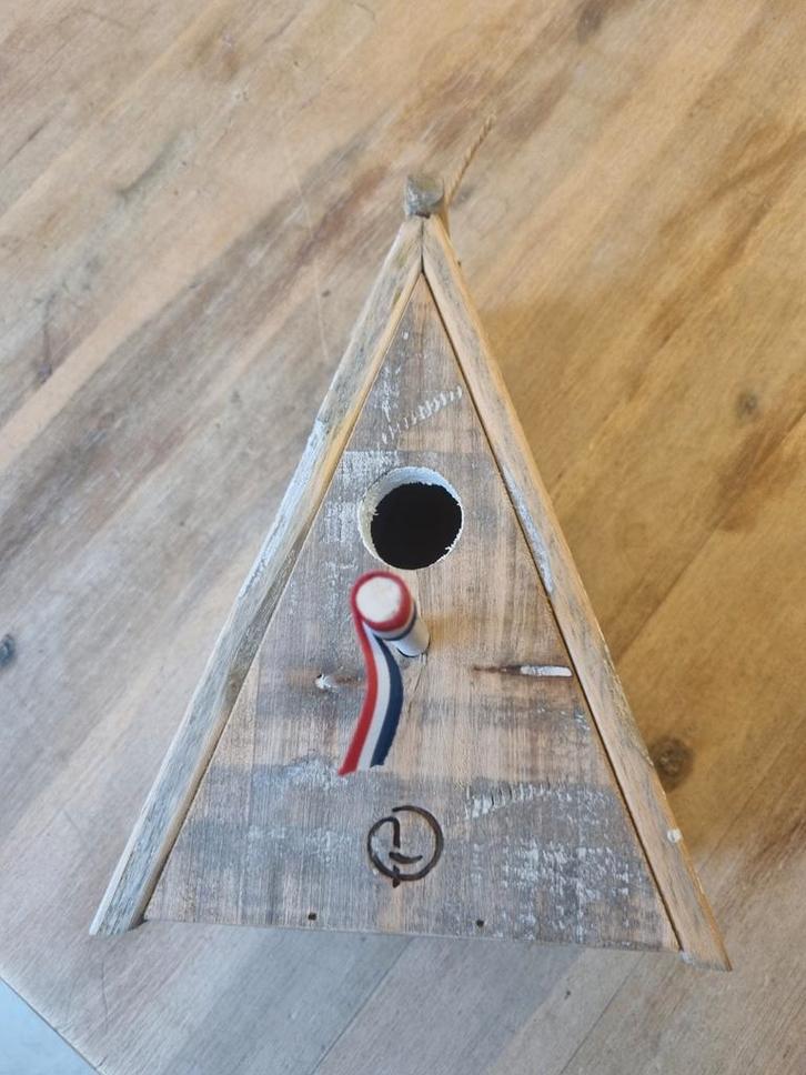 Leuk vogelhuisje met bevestiging, Tuin en Terras, Vogelhuisjes en Vogelbaden, Nieuw, Ophalen of Verzenden