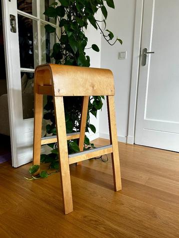 Vintage Ikea Salve kruk hoog model. Houten kruk 80 cm beschikbaar voor biedingen