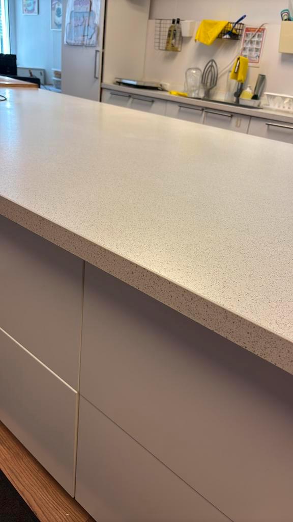 Maatwerk Keukenblad, Huis en Inrichting, Keuken | Complete keukens, Gebruikt, Overige typen, Grijs, Composiet, Ophalen of Verzenden