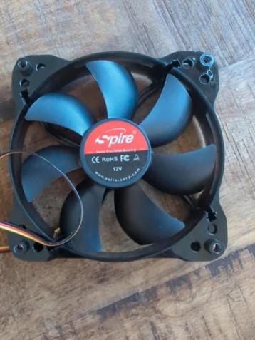 Ongebruikte Koel Ventilator - Fan Cooler 12x12 cm - 12 Volt beschikbaar voor biedingen