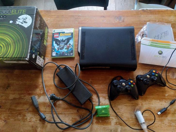 Xbox 360 Elite 120GB + 2 consoles (1 ongetest) + Lego spel, Spelcomputers en Games, Spelcomputers | Xbox 360, 120 GB, Met 2 controllers