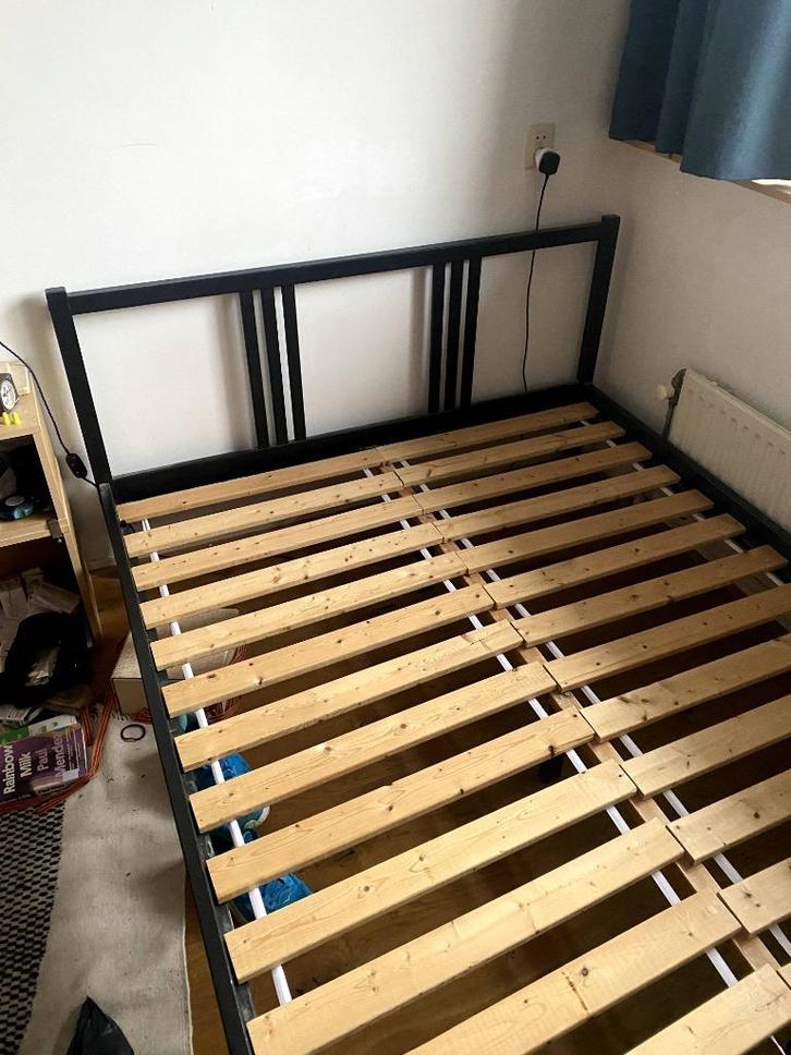 zwarte ikea dubbel bedframe, Huis en Inrichting, Slaapkamer | Bedden, Gebruikt, Tweepersoons, 140 cm, 200 cm, Hout, Zwart, Ophalen